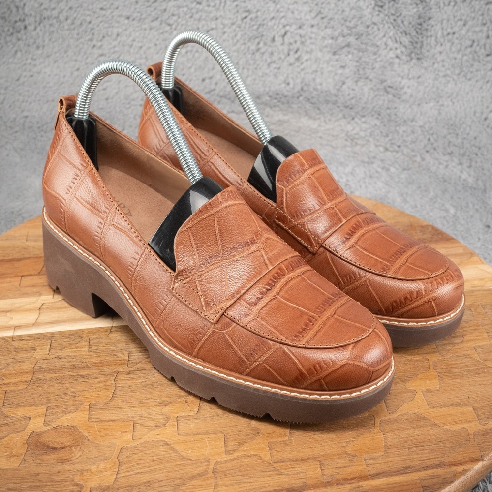 Naturalizer Brown Croc-Embossed Platform Loafers